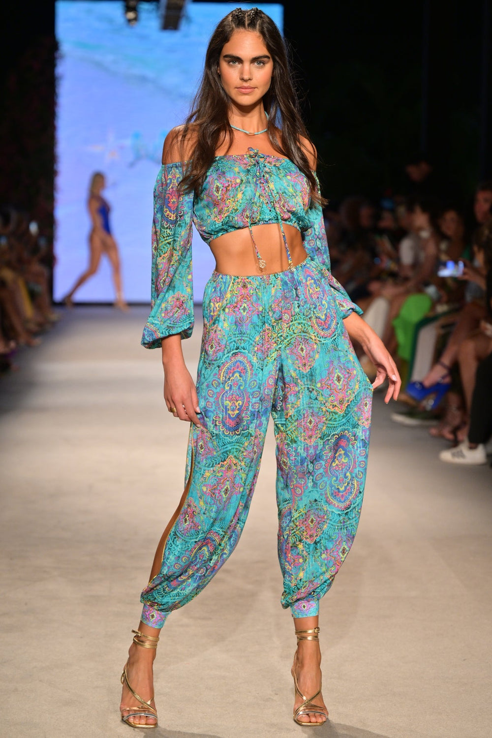 OCEAN BREEZE - Crop Top & Split Side Jogger Pant • Aqua Runway