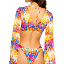 DULCE TORMENTO - Stitched Bell Sleeve Crop Top