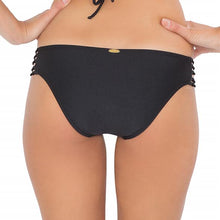 WILD CARD - Multi Strings Full Bottom