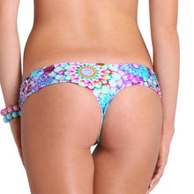 SOL BRILLANTE - Hand Knit Crochet Flower Side Skimpy Bottom