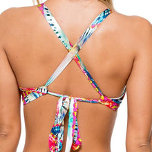 ENCANTADORA - Trimmed V Top