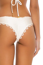 NOCHES DE SEVILLA - Underwire Top & Seamless Wavey Ruched Back Bottom • White