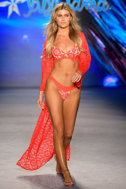 CORAZON DE SEDA - Underwire Top & Banded Moderate Bottom • Scarlet Runway