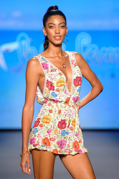 AMOR Y PLAYA - Deep V Short Romper • White Runway