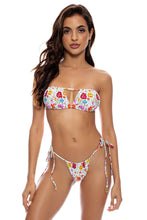 AMOR Y PLAYA - Multiway Scrunched Cup Bandeau & Seamless String Brazilian Tie Side Bottom • White