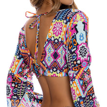 MARACUYA KISSES - Bell Sleeve Crop Top